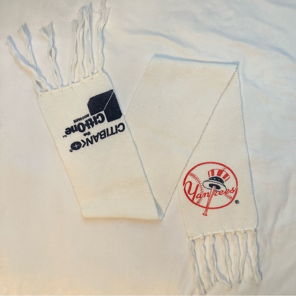 Vintage NY NEW YORK YANKEES Citibank Stadium Giveaway COLLECTIBLE Winter Scarf